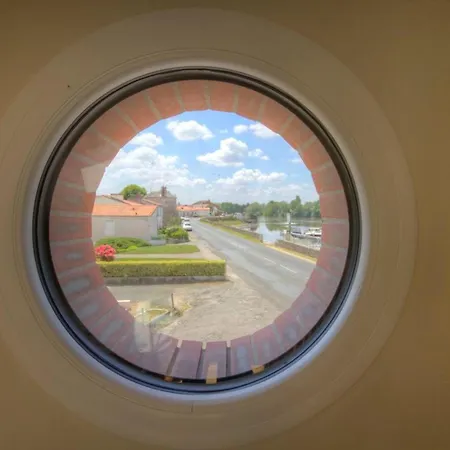 A Proximite De La Loire Avec Wi-fi Et Equipement Bebe - Fr-1-306-814 度假居 *