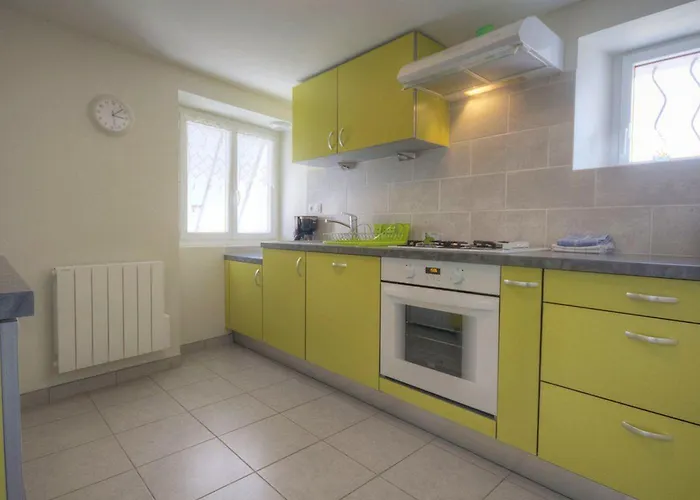 A Proximite De La Loire Avec Wi-fi Et Equipement Bebe - Fr-1-306-814 *