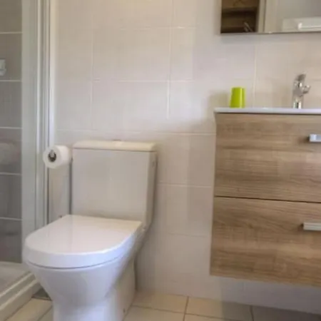 A Proximite De La Loire Avec Wi-fi Et Equipement Bebe - Fr-1-306-814 *