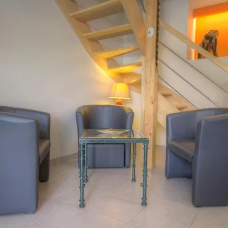 A Proximite De La Loire Avec Wi-fi Et Equipement Bebe - Fr-1-306-814